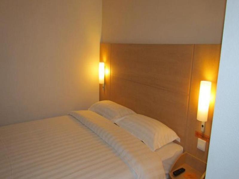 Ibis Jianguomen 2*